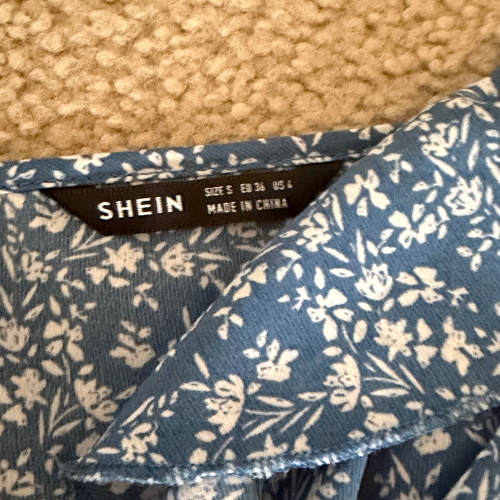 SHEIN Bundle. Size small - Picture 3 of 4